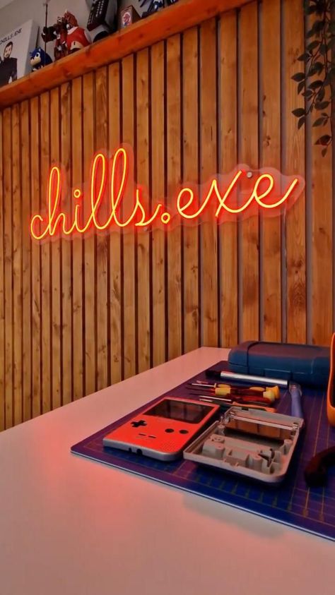 Neon Sign On Wood, Neon Beach, 80s Neon, Jazz Bar, Led Signage, Wood Slat Wall, Gaming Room, Slat Wall, Wood Slats