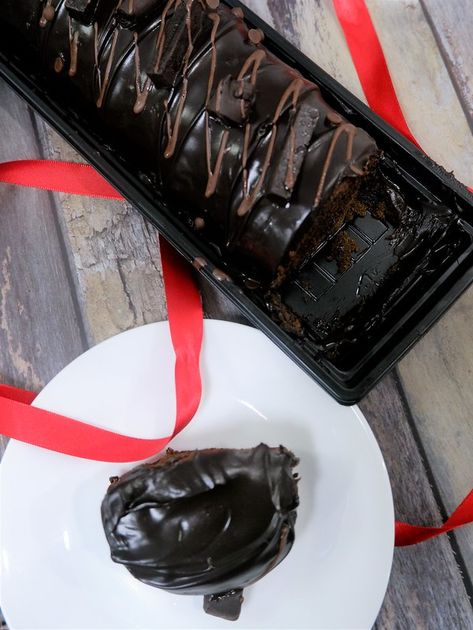 Sweets dads deserve sweet chocolatey treats from Red Ribbon this Father’s Day – Jellybeans in the City Red Ribbon Cake, Chocolate Chiffon Cake, Filipino Street Food, Ribbon Cake, Chocolate Pound Cake, Chocolate Roll, Food Fantasy, Chocolate Icing, Roll Cake