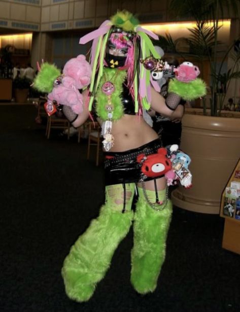 Cybergoth Outfits, Cybergoth Fashion, Raver Outfits, Harajuku Decora, Rave Fit, Rave Fits, Scene Outfits, Rave Girl, Rave Fashion