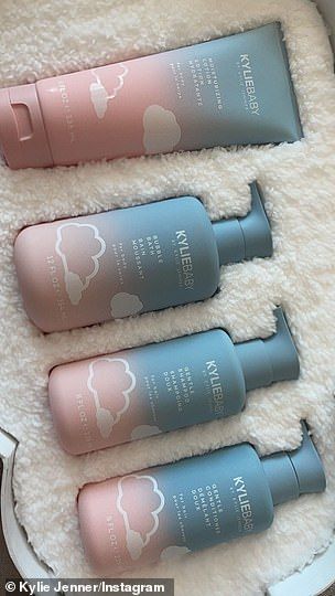 Kylie Baby Products, Kylie Jenner Body, Penyimpanan Makeup, Kylie Baby, Kylie Jenner Instagram, Kylie Cosmetic, Bath And Body Works Perfume, Diy Body Care, The Kardashians