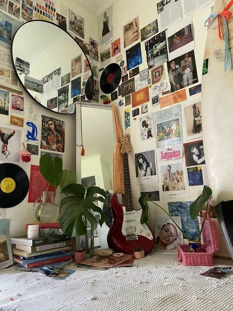 Rum Inspo, Grunge Bedroom, 80s Room, Indie Bedroom, Retro Room, Dekorasi Kamar Tidur, Indie Room Decor, Grunge Room, Indie Room