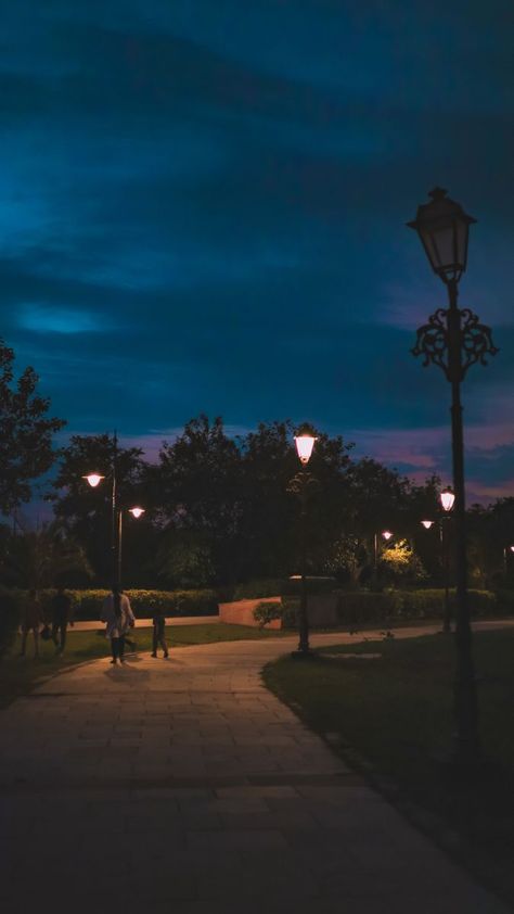 Play Ground Aesthetic Night, Late Night Walk Background, Nighttime Park Aesthetic, Dim Wallpaper Aesthetic, Nighttime Date Aesthetic, Late Walks Aesthetic, Dim Lighting Aesthetic, Dimmed Lights Aesthetic, Evening Pictures Photography