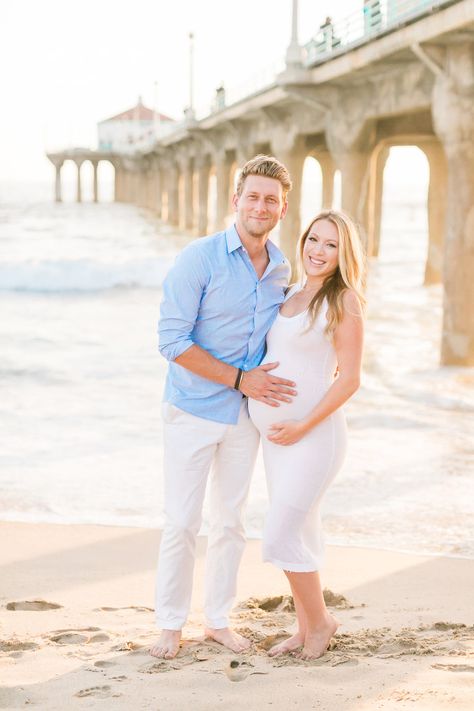 Maternity Outfits For Photoshoot Beach, Maternity Beach Photos, Beach Maternity Photos Couples, Pier Family Photos, Pier Maternity Photos, Maternity Outfits For Photoshoot, Pregnant Beach Photos, Beach Sunset Maternity Photoshoot, California Beach Maternity Photos