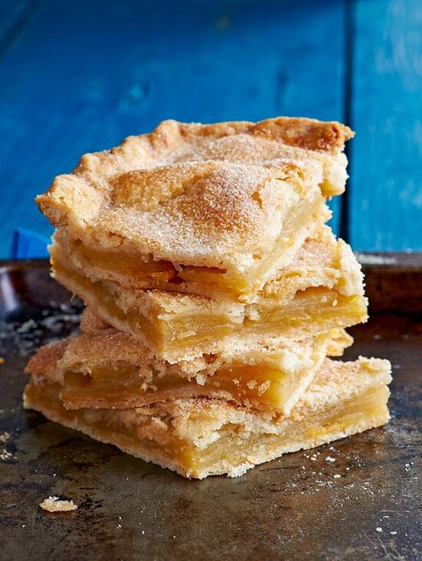 Flaky Pastry Recipe, Apple Squares, Apple Danish, Apple Puff Pastry, Apple Pie Bars, Apple Bars, Desserts Healthy, Danish Pastry, Apple Dessert Recipes