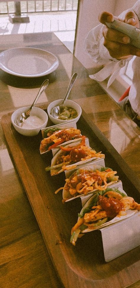 Taco Astethic, Mexican Food Aethstetic, Taco Aesthetic, Tacos Aesthetic, Summer Tacos, Mexican Restaurant Decor, Taco Place, Taco Restaurant, Soft Tacos