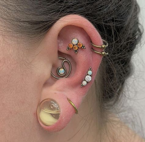 Piercing Flat, Mod Jewelry, Cool Ear Piercings, Pretty Ear Piercings, Face Piercings, Cool Piercings, Big Board, Cute Ear Piercings, Cute Piercings