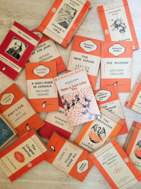 Old penguin books Classics Old books Aesthetic penguin random house Vintage books Penguin Books Aesthetic, Aesthetic Penguin, Old Books Aesthetic, House Vintage, Books Aesthetic, House Book, Penguin Random House, Random House, Penguin Books