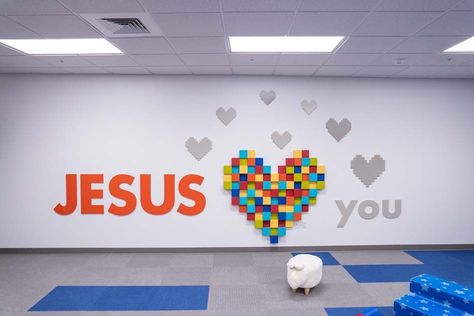 Sunday School Room Decor Ideas, Jesus Room Decor, Sunday School Room Ideas Classroom Decor, Children Church Decor Ideas, Church Kids Room, Church Murals Wall Paintings, Sunday School Classroom Ideas, Church Nursery Ideas Decor, Children Ministry Rooms Decor