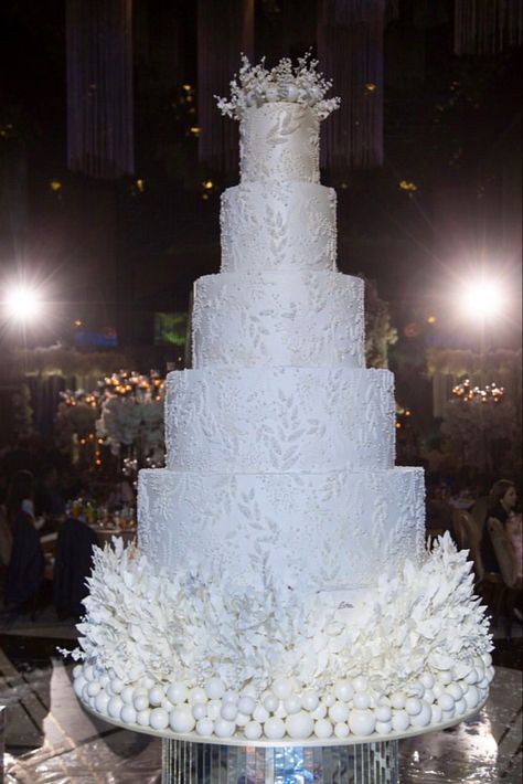 Glam Wedding Cake, Glamorous Wedding Cakes, Fancy Wedding Cakes, Extravagant Wedding Cakes, Royal Wedding Cake, Big Wedding Cakes, Making Cakes, Wedding Cake Pictures, Dream Wedding Cake