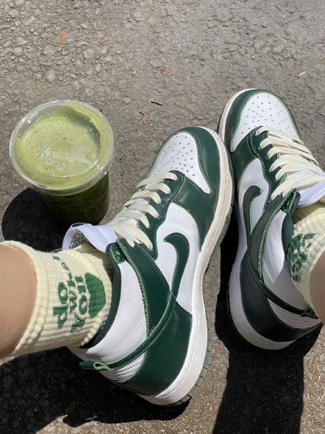 sneaker starbucks matcha green summer 2021 21 Nike Sneakers Green, Green Nikes Outfit, Green Nike Aesthetic, Green Shoe Aesthetic, Guy Shoes Aesthetic, Green Sneakers Aesthetic, Outfit With Green Shoes, Green Nike Shoes Outfit, Green Shoes Aesthetic