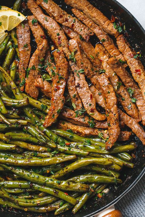 Garlic Butter Steak and Lemon Green Beans Skillet - So addicting! The flavor combination of this quick and easy one pan dinner is spot on! - #recipe by #eatwell101 Green Beans Skillet, Steak And Green Beans, Easy One Pan Dinner, Lemon Green Beans, Butter Steak, One Pan Dinner, Garlic Butter Steak, Steak Butter, Resep Diet