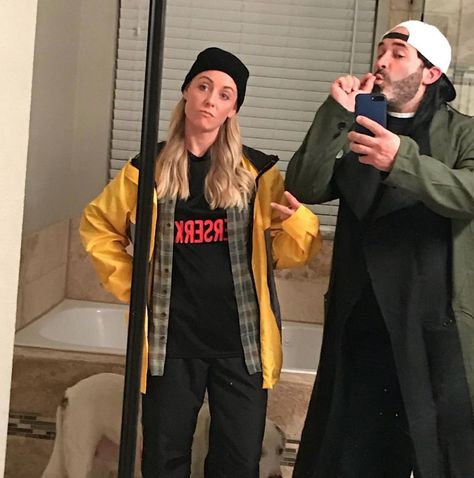 90s Couples Costumes, 90s Movies Costumes, 80s Couple Costume, Halloween Couples Costume Ideas, Bobs Outfit, Halloween Couples Costume, Iconic Halloween Costumes, Jay And Silent Bob, Cute Couples Costumes