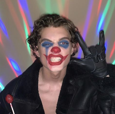 Clown Makeup Halloween Men, Men Clown Makeup Halloween, Man Clown Costume, Man Clown Makeup, Men’s Clown Makeup, Halloween Costume Ideas Male, Clown Makeup Boy, Mens Clown Makeup, Boy Clown Makeup