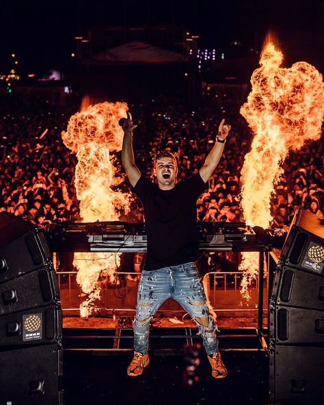 Thank you 🇨🇳 for the amazing energy last night ❤️❤️ Avicii, Martin Garrix Show, Julian Jordan, Spinnin' Records, Upbeat Songs, Swedish House Mafia, The Martin, Martin Garrix, Electronic Dance Music