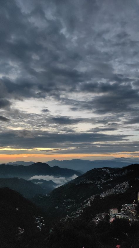 Sunset Sikkim Aesthetic, Mountain Sunset Aesthetic, Travel Destinations In India, Kullu Manali, Mountains Aesthetic, Free Lightroom Presets Portraits, Mussoorie, Nainital, Ooty