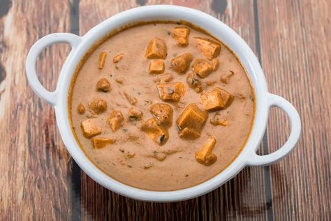 Learn How To Make Cat Gravy - 4 Delicious Recipes For Your Feline How To Make Cat Food Gravy, Cat Broth Recipe, Cat Food Gravy Recipe, Cat Gravy Recipe, Homemade Wet Cat Food, Diy Cat Food Recipe, Homemade Raw Cat Food, Homemade Cat Treats Recipes, Homemade Chicken Gravy