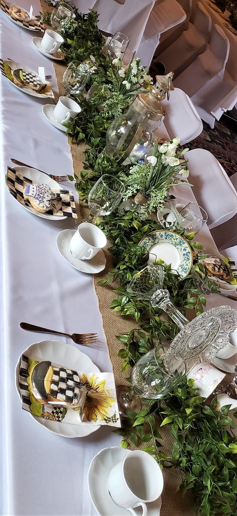 Mad Hatter Tea Party Table Decorations, Mad Hatter Table Setting, Woodsy Tea Party, Tea Party Table Scape, Mad Hatter Tea Party Ideas Decoration, Mad Hatter Tea Party Table, Mad Hatter Tea Party Ideas, Vintage Tea Party Birthday, Green Tea Party