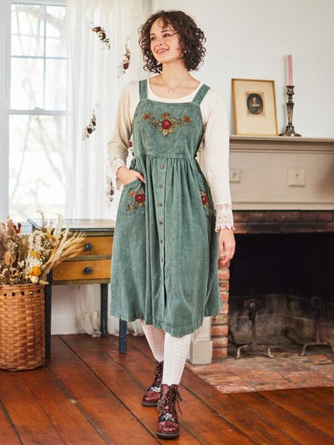 Pinafores For Women, Pioneer Outfits For Women, April Cornell Dresses, Cottagecore Pinafore, Pinafore Dress Outfit, Plus Size Nighties, Mennonite Dress, Dresses Professional, Pinafore Dress Pattern