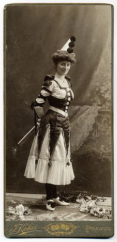 Costumed Lady by josefnovak33, via Flickr clown Pantomime, Carny Costume, Midsummer Masquerade, Fancy Clown, Halloween Costume Clown, Victorian Fancy Dress, Burlesque Vintage, Old Circus, Pierrot Clown