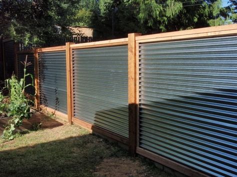 Corrugated Metal Fence, Privacy Fence Designs, Steel Fence, Backyard Privacy, Diy Fence, Front Yard Fence, Privacy Fences, Modern Fence, Metal Fence