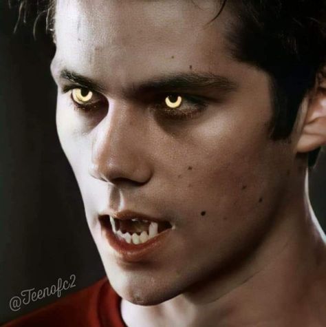 Werewolf Stiles Stilinski, Stiles As A Werewolf, Werewolf Stiles, Stiles Werewolf, Actor Icons, Werewolf Eyes, Teen Wolf Werewolf, Brown Hair Boy, Men's Piercings