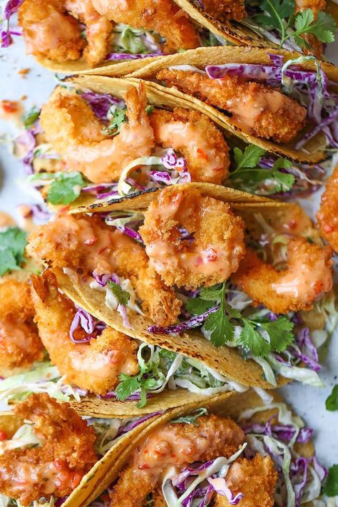 Bang Bang Shrimp Tacos - Damn Delicious Bang Bang Shrimp Tacos, Creamy Chili, Plats Healthy, Bang Bang Shrimp, Shrimp Dishes, Shrimp Tacos, Think Food, Idee Pasto Sano, Taco Recipes