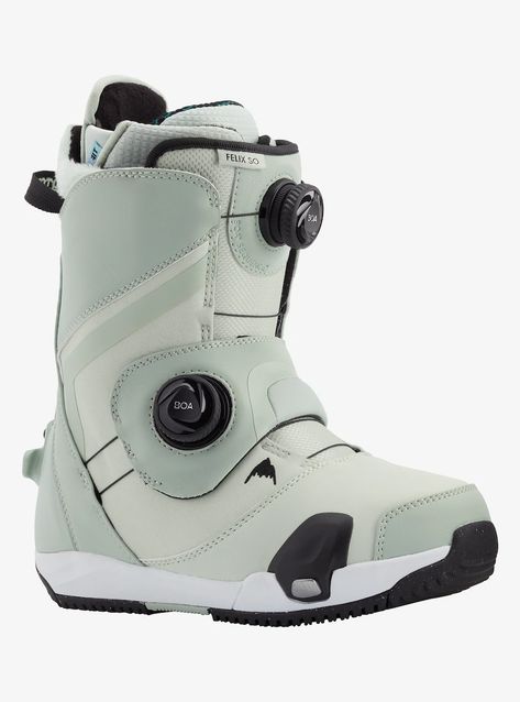 Snowboard Burton, Snowboarding Gear, Grey Clouds, Burton Snowboards, Innsbruck, Snowboard Boots, Recycled Rubber, Snowboards, Wide Boots