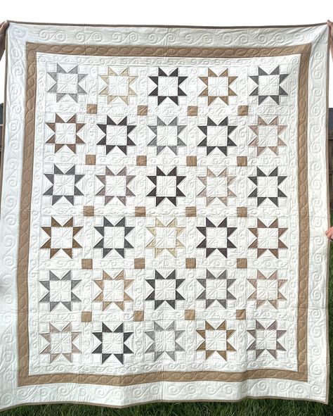 Neutral Palette Star Quilt – Baking and Bobbins Neutral Quilt, Cottage Designs, Homemade Quilts, Cute Sewing Projects, Star Blocks, Cottage Design, Neutral Palette, Free Motion Quilting, Star Quilt