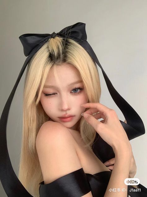 classy high fashion outfit makeup look xiaohongshu blonde baddie #ulzzang #ulzzangstyle #ulzzangfashion ID: J1aa11 Make Up, High Fashion, Blonde Baddie, Xiaohongshu Girl, Makeup Douyin, Clean Makeup, Fashion Outfit, Ulzzang, Blonde