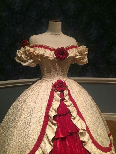 MTL Dress Illinois museum Old Day Dresses, Old Dresses 1800, 1800 Wedding Dress 19th Century, Old Fashioned Princess Dresses, Royal Victorian Dresses, 18000s Dress, Dresses Through History, Old Time Dresses Vintage, Red And White Victorian Dress