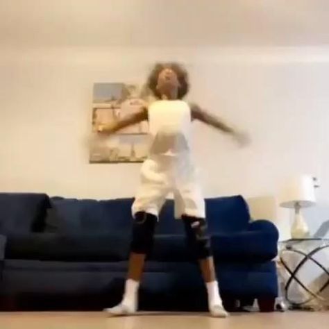 Pin by Lanayah Jadelia on majorette [Video] | Memes, Really funny memes, Instagram funny Reaction Videos Running, Reaction Videos Dancing, Dance Reaction Video, Dancing Reaction Video, Reaction Videos, Vines Funny Videos, Funny Video Clips, Instagram Funny Videos, Mood Humor