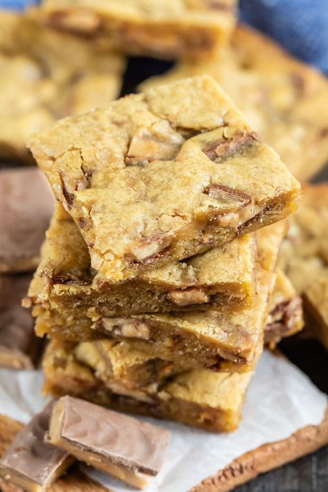 Heath Pieces Recipes Toffee Bits, Heath Bar Recipes, Heath Bar Dessert, Toffee Bits Recipe, Best Blondie Recipe, Heath Cookies, Toffee Blondies, Toffee Bars Recipe, Best Blondies Recipe