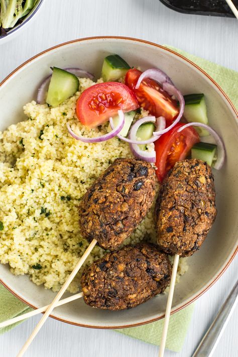 Vegetarian Kofta, Quick Vegetarian Dinner, Kofta Recipe, Slow Cooker Lentils, Lentil Burgers, High Protein Vegetarian Recipes, Creamy Garlic Sauce, Veg Dishes, Vegetarian Lunch