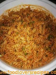 CURRY NOODLE SALAD WITH EXTRA BITE Curry Noodle Salad, Curry Pasta Salad, Spiral Noodles, Food Lovers Recipes, Curry Pasta, Noodle Salad Recipes, Macaroni Salad Recipe, Curry Noodles, Beef Curry