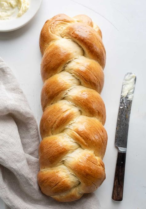 Easy Breads, Challah Bread Recipe, Challah Bread Recipes, Fall Baking Recipes, I Am Baker, Gourmet Breakfast, Braided Bread, Challah Bread, Bread Serving