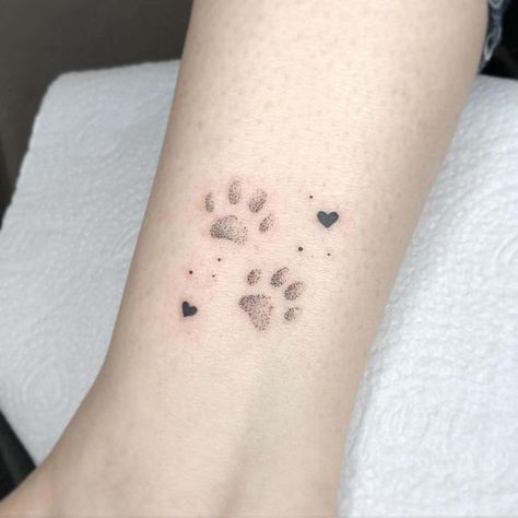 White Ink Tattoos Healed, Cat Tattoo Ideas, Dog Tattoo Ideas, Tattoos For Dog Lovers, Pawprint Tattoo, Dog Paw Tattoo, Finger Tattoo For Women, Paw Tattoo, Парные Тату