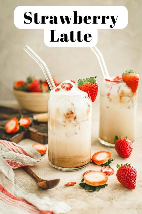 Strawberry latte topped with a fresh strawberry for garnish. Seasonal Coffee Drinks, Summer Coffee Drinks, Strawberry Latte, Strawberry Gluten Free, Desserts Drawing, Mocha Recipe, Cold Coffee Recipes, Strawberry Drinks, Drink Recipes Nonalcoholic