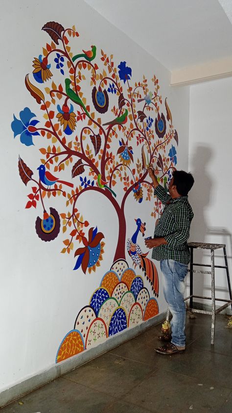 Gond the mural artist Contact 9993078500 Gond tribal artist India home decor Mithila Painting On Wall, Folk Art On Wall, Madhubani Art On Wall, Gond Art Wall Mural, Gond Art On Wall, Gond Painting Folk Art Home Decor, Wall Murals Indian, Gond Painting Design, Indian Wall Mural