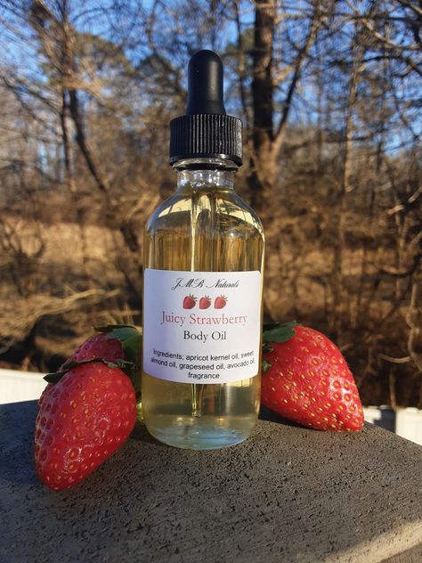 Strawberry Smell Aesthetic, Products To Smell Like Strawberry, Scent Combos Strawberry, Strawberry Body Spray, Strawberry Shortcake Body Oil, Fragrances Perfume Woman, Body Smells, Perfume Collection Fragrance, Shower Skin Care