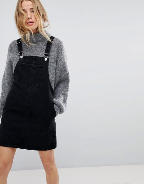 Miss Selfridge Denim Overall Dress Denim Dungaree Dress, Sweater Dress Outfit, Dungaree Dress, Fall Dress Outfit, Denim Overall Dress, Pullover Outfit, Outfit Jeans, Dress Pin, Trik Fotografi