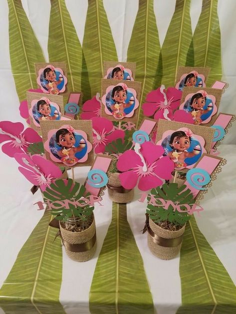 Moana Party Table Decor, Moana Theme Centerpieces, Moana Table Centerpieces, Moana Birthday Centerpieces, Moana Centerpieces Ideas, Kid Birthday Party Themes, Fun Birthday Party Themes, Birthday Party Themes For Kids, Moana Centerpieces