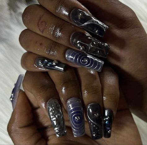 Planning Characters, Dark Y2k Nails, Cybergoth Nails, Avatar Nails, Acubi Nails, Beyonce Nails, Nails Emo, Groovy Nails, Prom Nails Silver