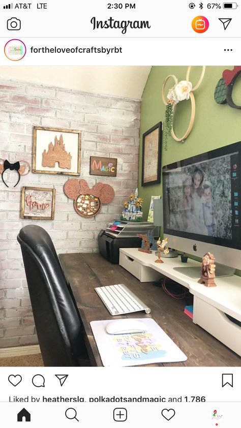 Disney Themed Office Decor, Disney Inspired Room Decor, Disney Desk Decor, Disney Home Office, Disney Office Ideas, Disney Bedroom Ideas For Adults, Disney Office Decor, Adult Disney Bedroom, Nerdy House