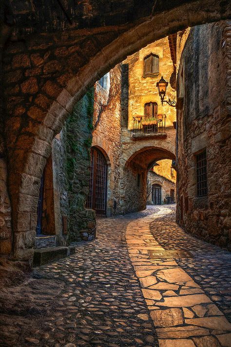 Fantasy City Street, Streets Of Italy, Village Photo, Stone Buildings, Fantasy Village, Landscape City, Stone Street, Medieval City, Seni Dan Kraf