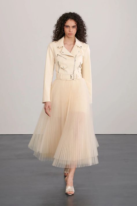 Tulle Skirts Outfit, Resort 2024 Collection, Resort 2024, Runway Trends, 2024 Collection, Fashion 2017, Runway Fashion, Fashion Prints, Paris Fashion Week