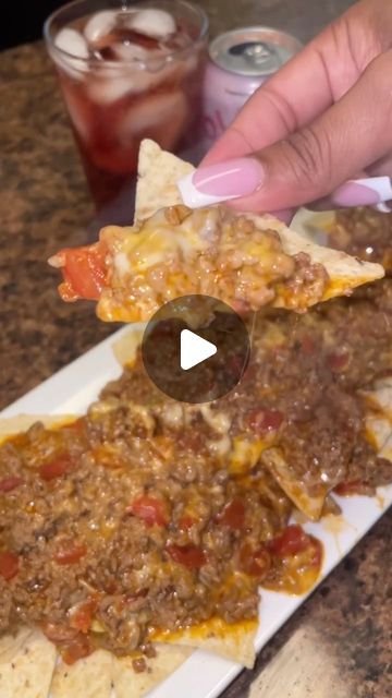 Destiny symone on Instagram: "Skillet nachos" Copycat Dennys Zesty Nachos, Skillet Nachos Recipe, Rotel Nachos Recipe, Trash Nachos, Authentic Nachos, Mexican Food Appetizers Parties, Sheet Pan Nachos Ground Beef, Dennys Nachos Recipe, Rotel Nachos