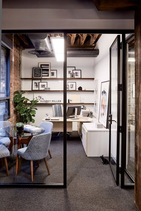 West Elm Office, Private Office Interior, Private Office Design, Small Office Design Interior, Inmobiliaria Ideas, Small Office Design, Minimalist Home Office, Office Interior Design Modern, Small Space Office