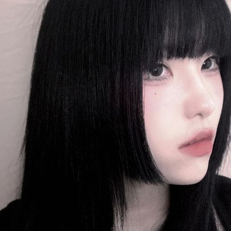 Bangs Japanese, Black Hair Japanese, Rebonded Hair, Hime Haircut, Black Hair Bangs, Long Straight Black Hair, Hime Cut, Black Hair Aesthetic, Straight Black Hair