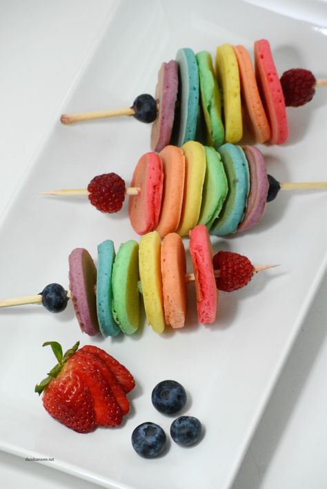 Pancakes On A Stick, Food On A Stick, Food Skewers, Rainbow Pancakes, White Serving Tray, Fun Breakfast, Best Pancake Recipe, Fruit Parfait, Idea Room