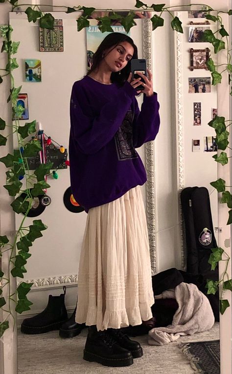 Long Skirt Cottage Core, Skirt And Baggy Sweater, Baggy Clothes With Skirt, Long Loose Skirt Outfit, Baggy Shirt And Long Skirt Outfit, Big Skirt Outfit Aesthetic, Black Patterned Skirt Outfit, Y2k Fashion Skirts Long, Fit With Long Skirt